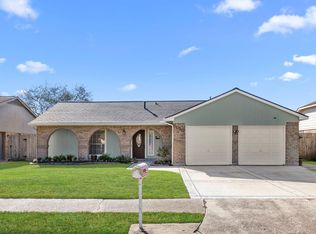 5010 Colombia Dr, Pasadena, TX 77505