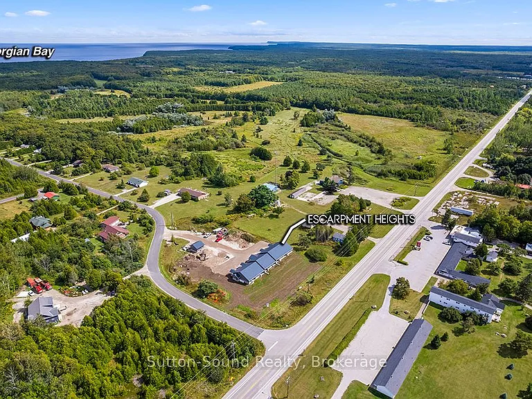 18 Maple Golf Cres #4 — Photo 44