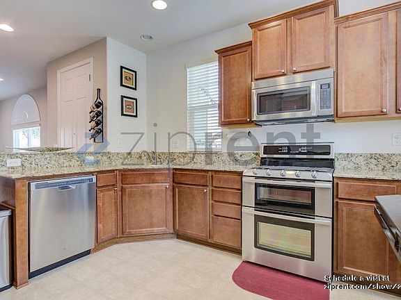 4th image of 155 Barnhill Dr