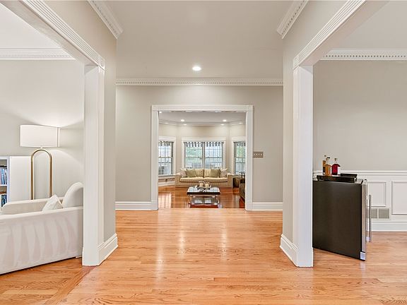 2nd image of 6008 W Grove Cir