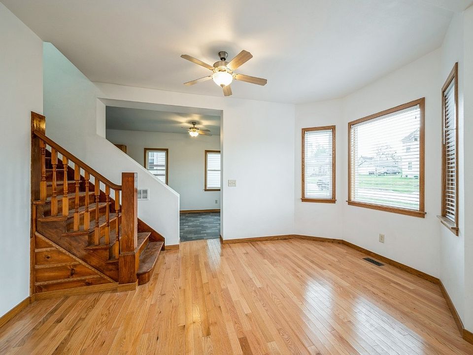 1402 4th Ave, Belle Plaine, IA 52208 Zillow