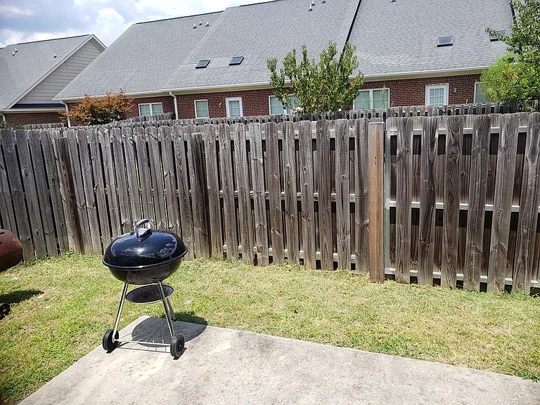 142 Grove Landing Ct — Photo 22