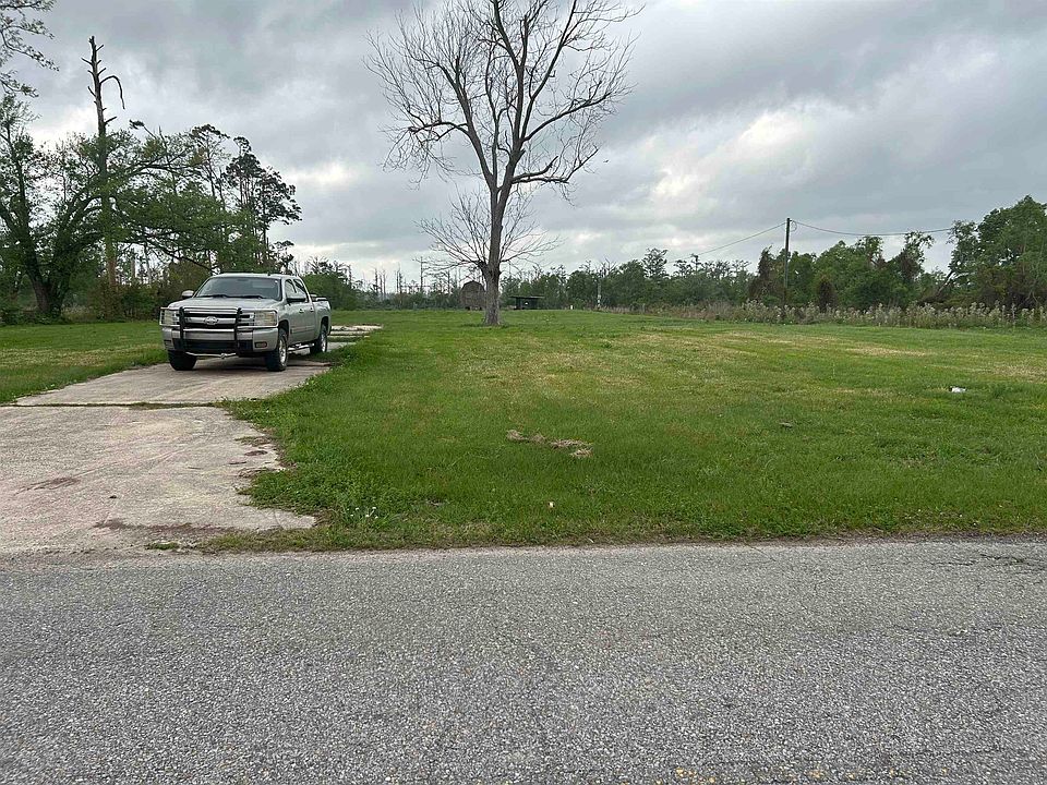 2nd image of 4904 Shrimpers Row