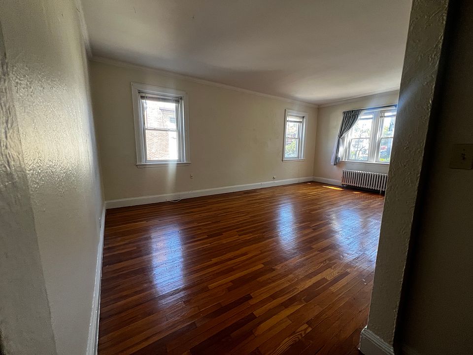 1st image of 2037 Commonwealth Ave #4