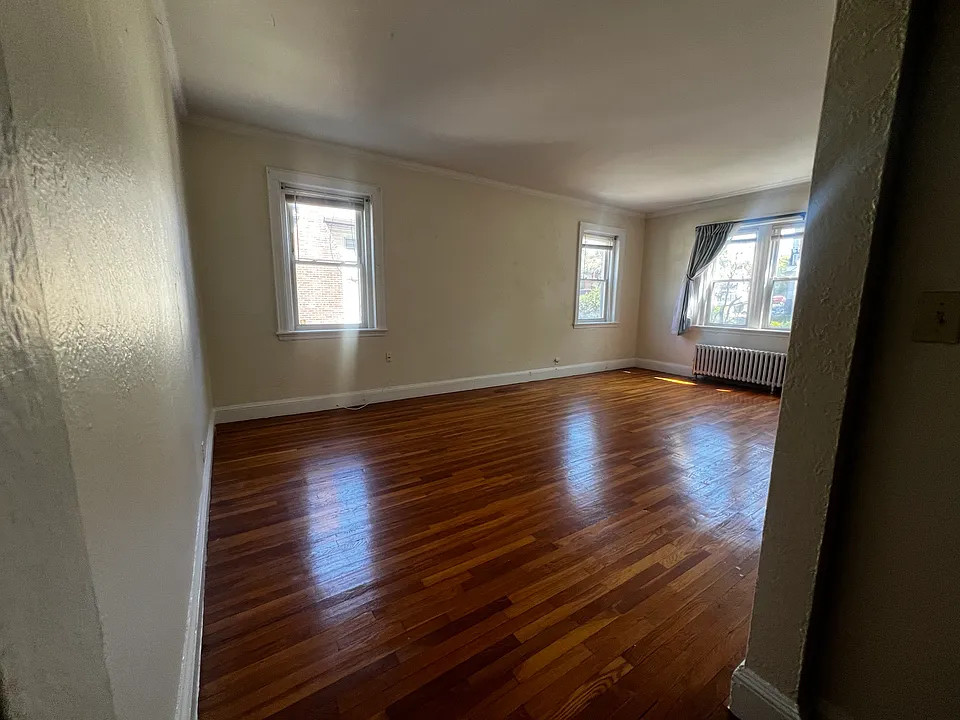 2037 Commonwealth Ave #4