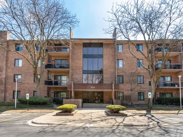 714 Walnut Dr APT 405, Darien, IL 60561