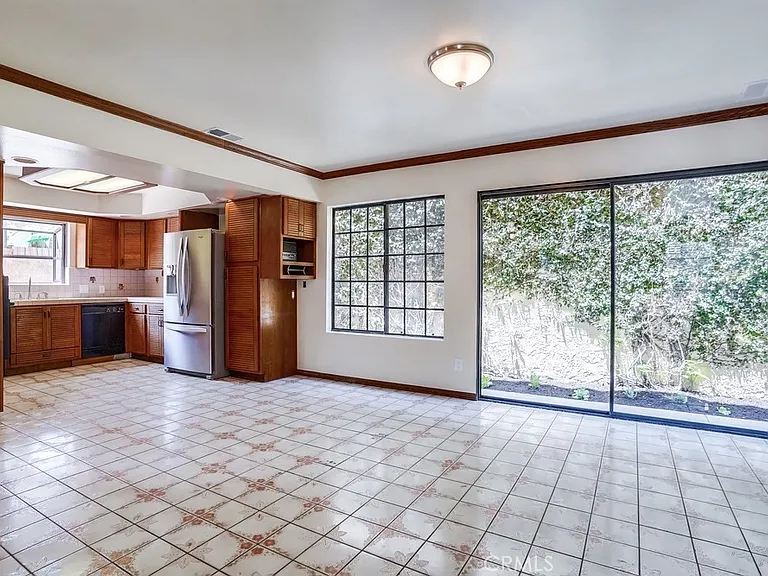 1307 Mackay Ln — Photo 21