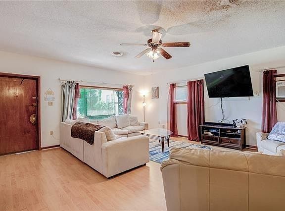 2nd image of 618 Avenue H