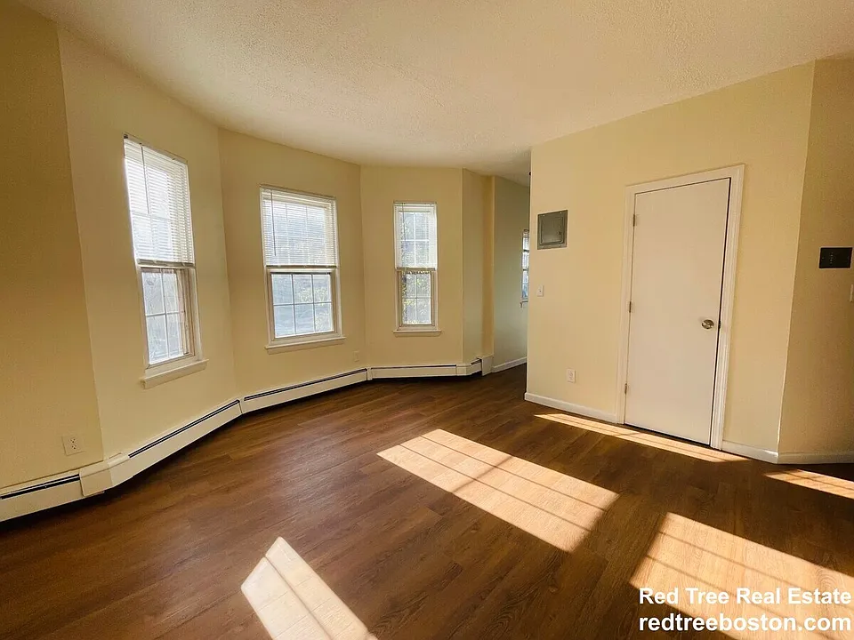 62 S Huntington Ave #4