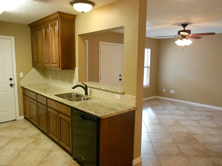 503 Gage Ave — Photo 9