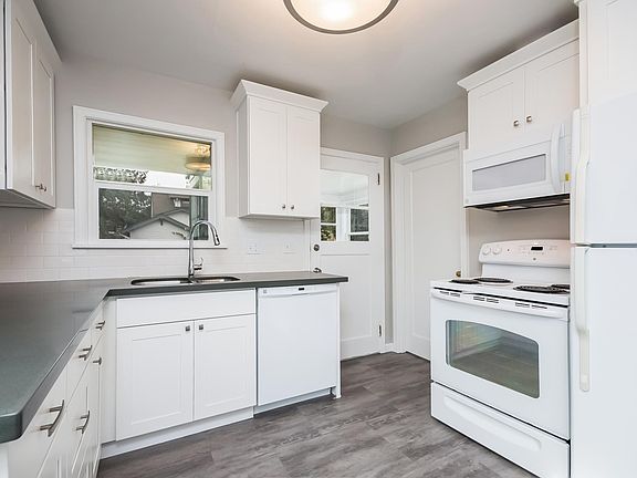 3rd image of 6517 Division Ave NW