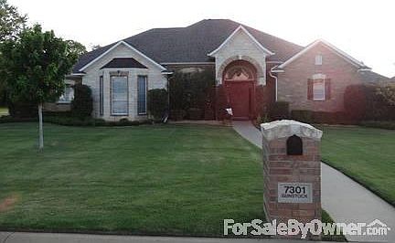 Beautifully Landscaped Yard!