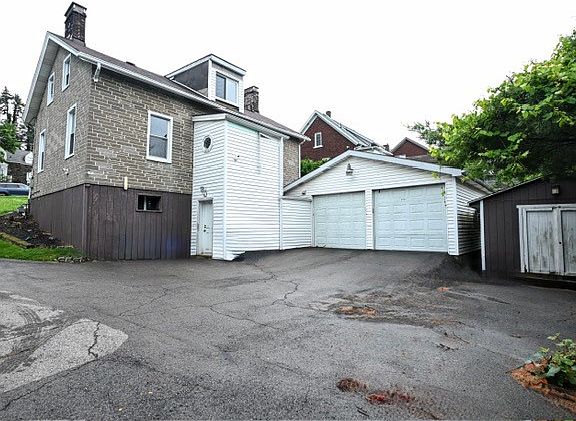 5th image of 1058 Greentree Rd