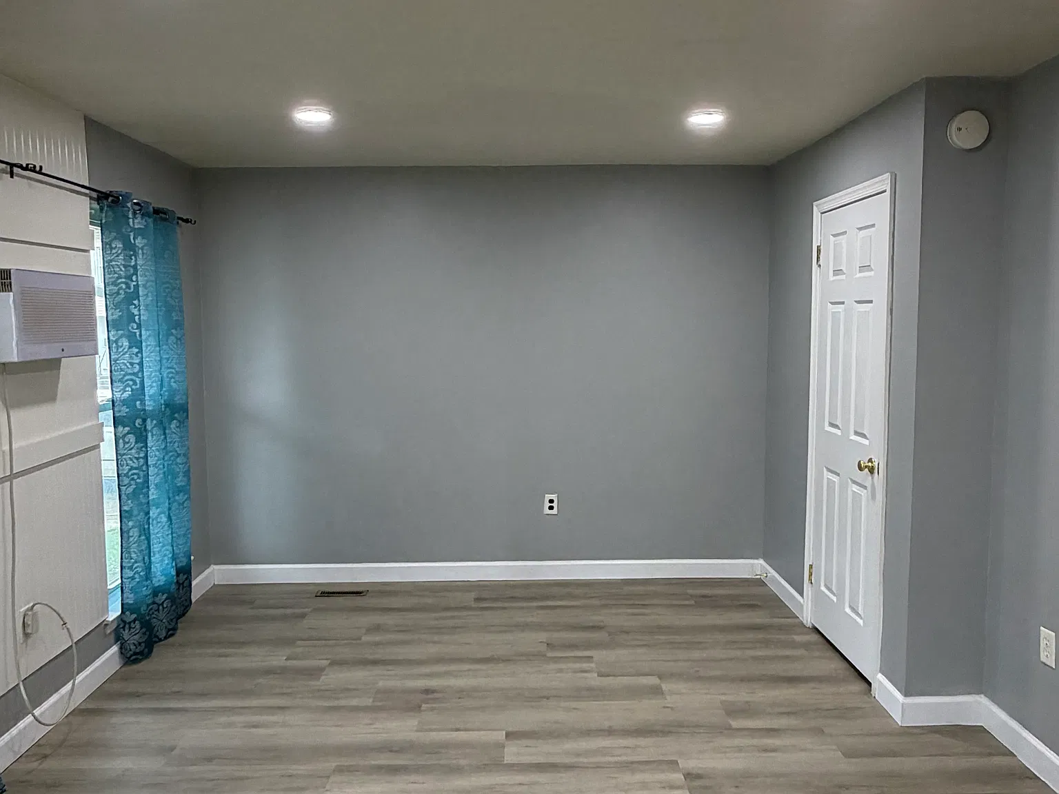 4 bed, 2.5 bath, 1375 sqft, $2,200 — Photo 4