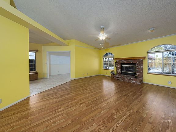 3rd image of 128 Kathy Ave