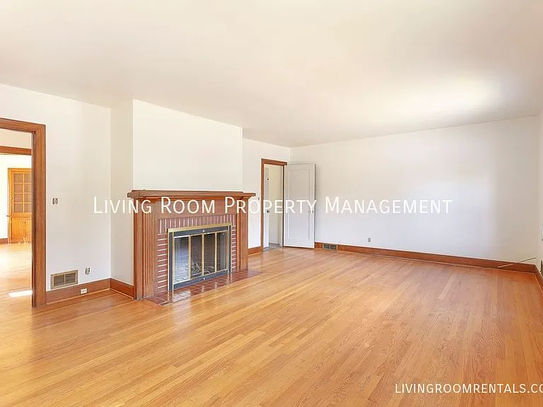 6445 N Williams Ave — Photo 3