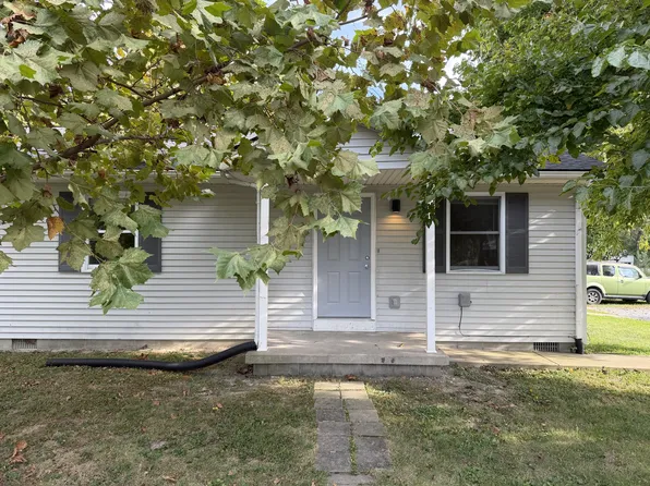 18 Oakwood Ave, North Vernon, IN 47265
