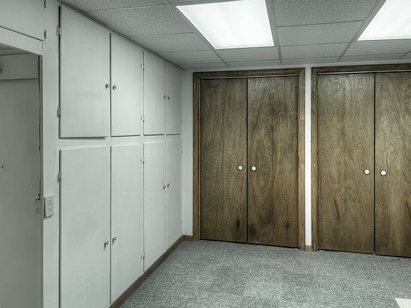 3rd image of 6407 S 118th Plz