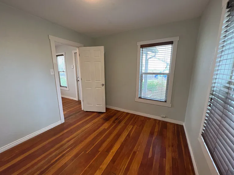 5044 N Lincoln St — Photo 12