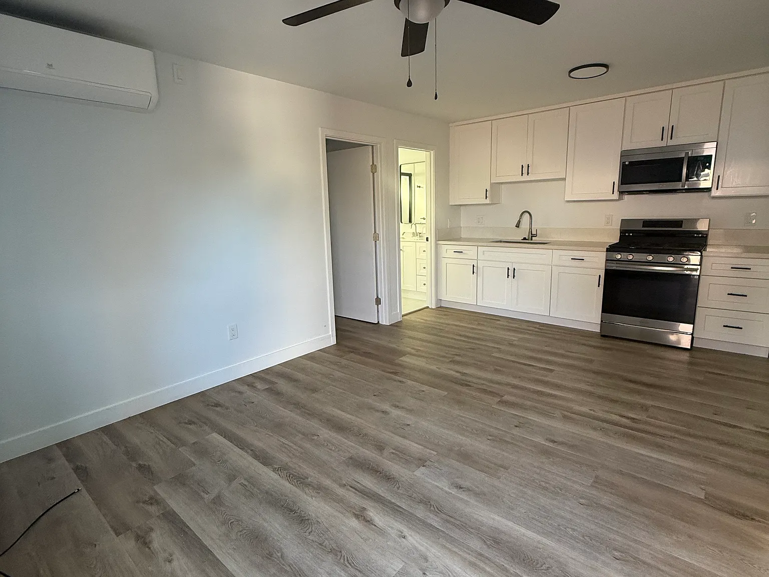 2 bed, 648 sqft, $2,850 — Photo 1