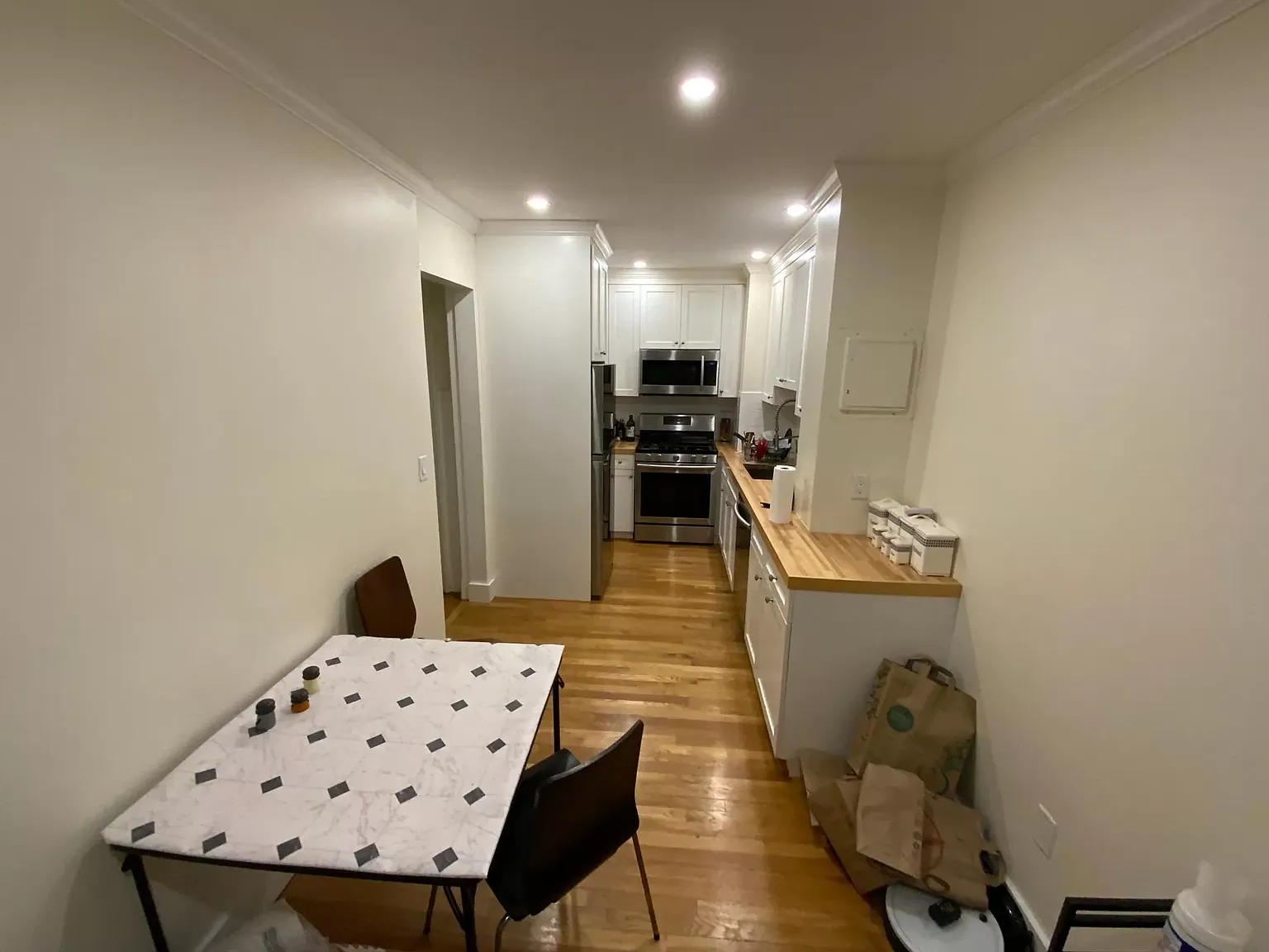 3 bed, 9999 sqft, $5,000 — Photo 2