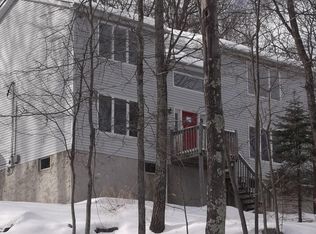 2444 Southport Dr, Bushkill, PA 18324