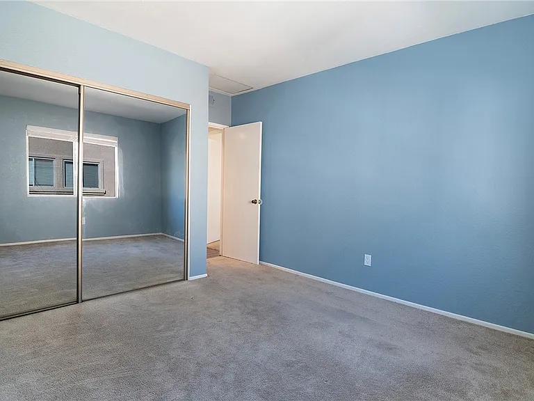 25126 Steinbeck Ave #H — Photo 14