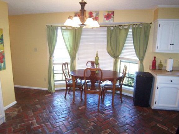 5th image of 202 Marcello Blvd