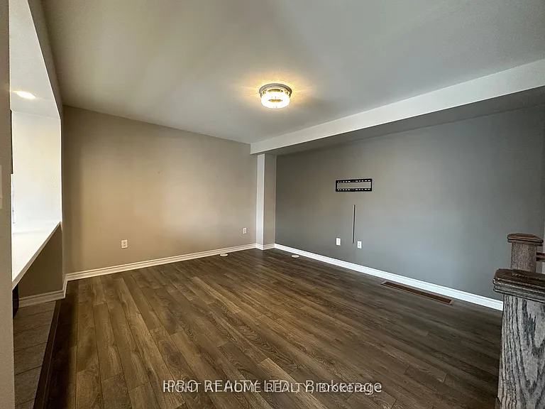 301 Murlock Hts — Photo 4