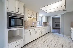 10215 Kirkwren Dr — Photo 11