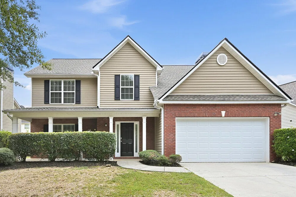 4 bed, 2.5 bath, 2384 sqft, $2,425 — Photo 1