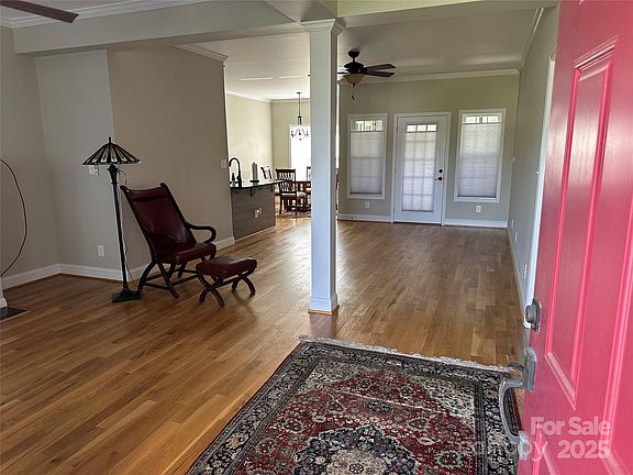 2nd image of 1529 Alex Dr