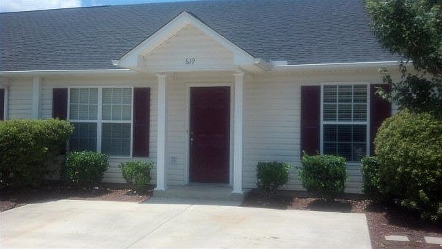 1st image of 619 Belle Ct