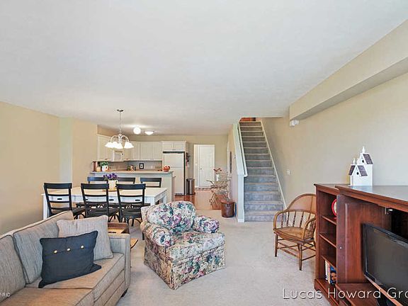 5th image of 3684 Oxford Ct