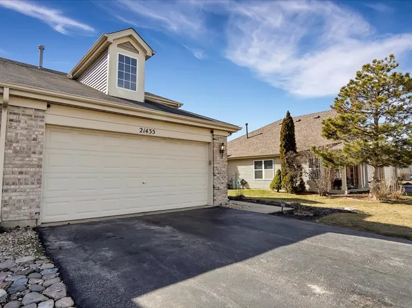 21435 Carlton St, Crest Hill, IL 60403