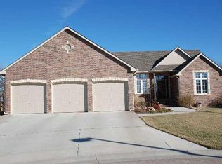 614 Stone Gate Cir, Augusta, KS 67010