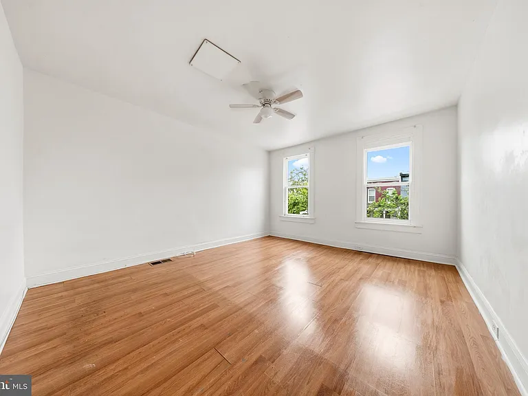 2516 W Pratt St — Photo 21