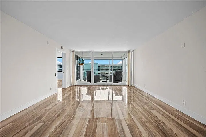 4 bed, 1663 sqft, $6,945 — Photo 4
