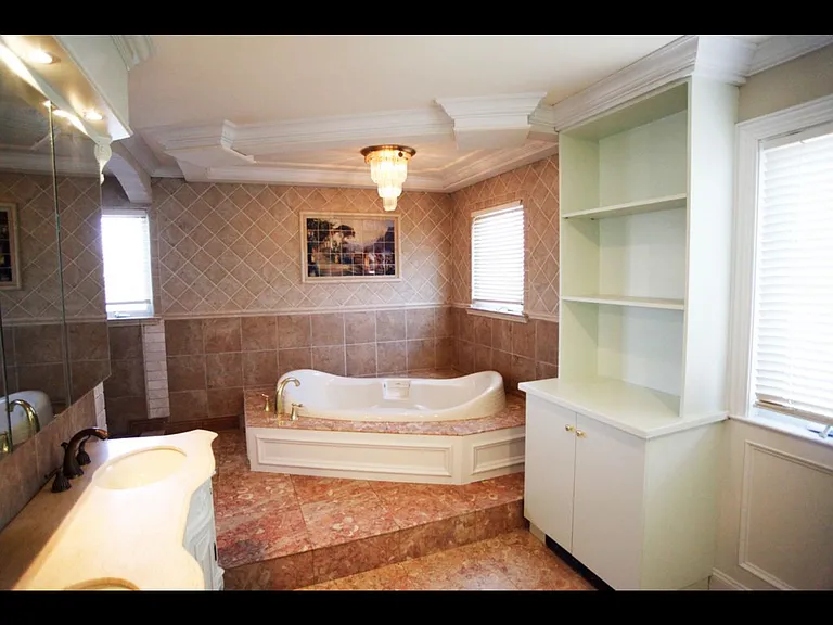 118 Swarthmore Ter — Photo 20