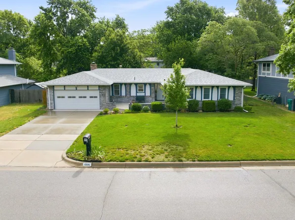 1326 N Chipper Ln, Wichita, KS 67212