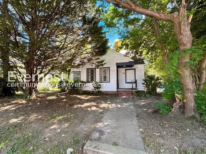 305 N Boundary St #B — Photo 1