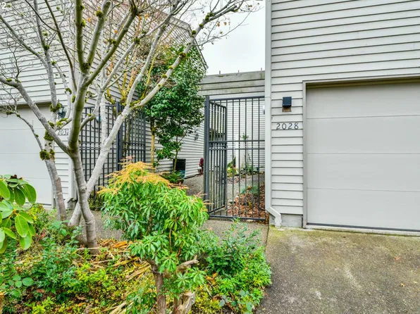 2028 Eastwood Ln, Eugene, OR 97401