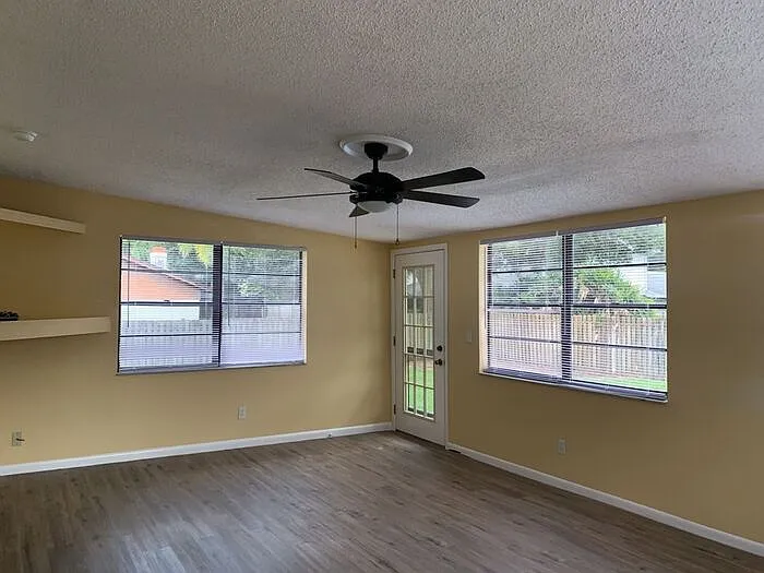 15746 Gardenside Ln — Photo 14