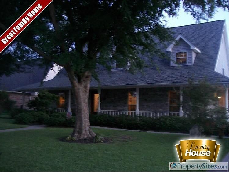 1st image of 516 Carriage Ln