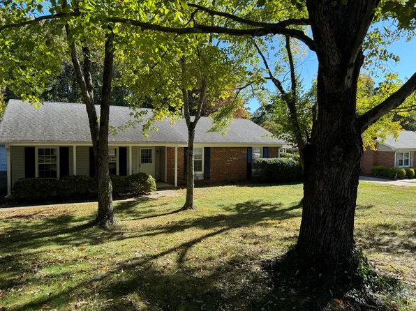 5220 Bayberry Ln, Greensboro, NC 27455