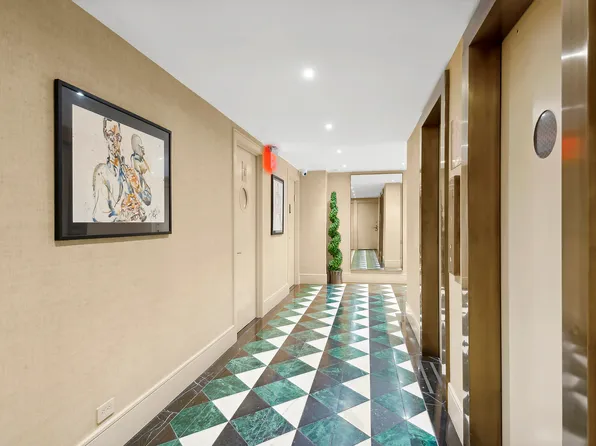 347 East 53rd Street image 12 of 15