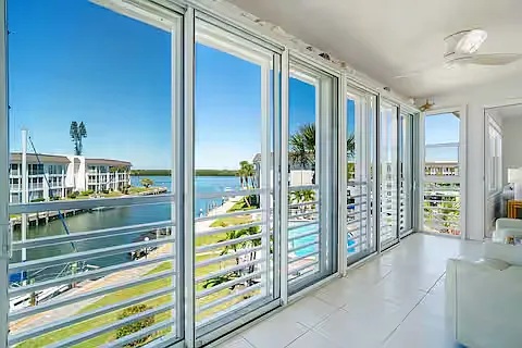 2 bed, 747 sqft, $7,000 — Photo 1