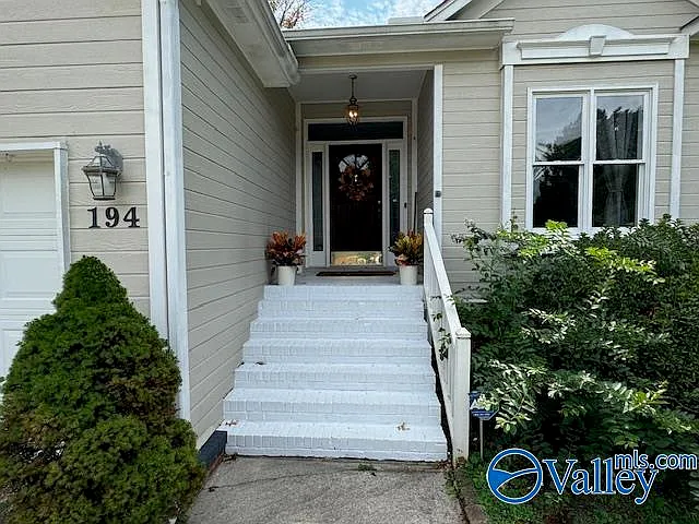 3 bed, 2.0 bath, 1550 sqft, $1,795 — Photo 2
