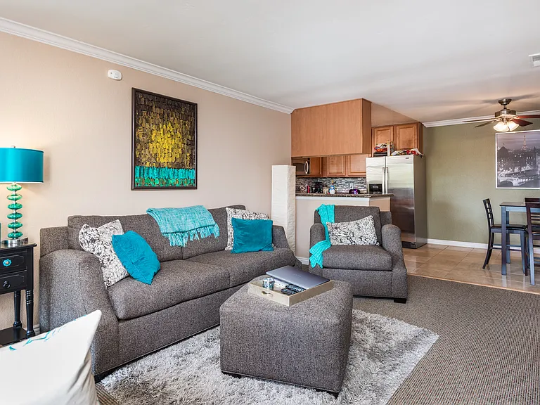 3625 Ash St #9 — Photo 2