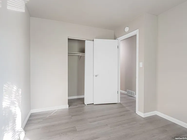 419-1704 N Westfield St — Photo 37